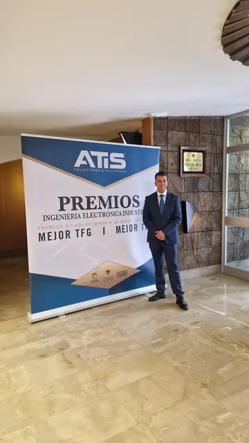 Roll-up de los Premios ATISoluciones a la entrada del auditorio