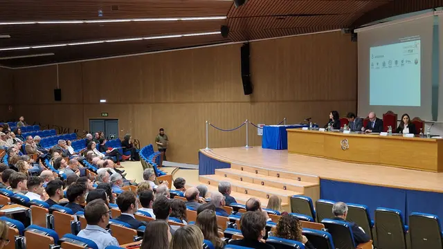 Auditorio de la Facultad de Ciencias durante el acto de San Alberto Magno