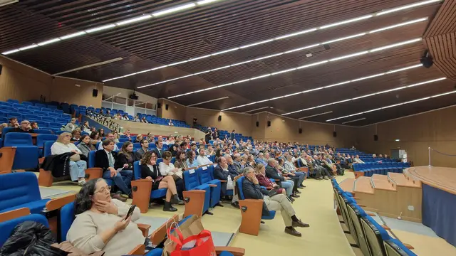 Panorámica del auditorio lleno