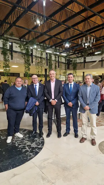 Premiados y equipo de ATISoluciones tras el acto